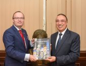 محافظ الإسكندرية يبحث مع سفير دولة التشيك لدى القاهرة تعزيز سبل التعاون