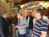 ضبط كميات من الزيت والأرز والسكر داخل مخزنين بالمنيا وعرضها بأسعار مخفضة