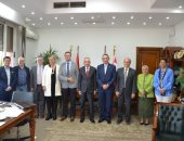 نائب رئيس جامعة الإسكندرية يناقش إنشاء درجات ماجستير مشتركة مع جامعة بوردو الفرنسية 