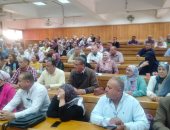 رئيس جامعة حلوان يجرى جولة مفاجئة لكلية التكنولوجيا والتعليم.. صور 