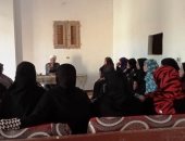 "القومى للمرأة" ينظم 25 من جلسات الدوار لتوعية 1237 سيدة ورجلا بإدفو.. صور