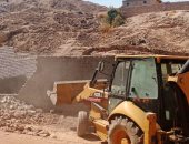 إزالة فورية لحالة تعد فى المهد بمساحة 230 م2 بأبوالريش في أسوان.. صور