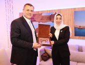 وزير السياحة يلتقى نظيرته البحرينية خلال مشاركته فى بورصة لندن الدولية 