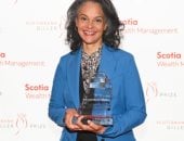 الكندية سوزيت ماير تفوز بجائزة سكوتيابنك جيلر عن رواية حمال السيارات النائمة