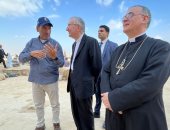 رئيس وزراء الفاتيكان يزور منطقة أهرامات الجيزة