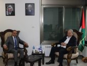 مسؤول فلسطينى رفيع يطلع سفير مصر برام الله على آخر التطورات بالضفة والقدس