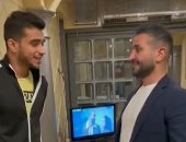 أحمد سعد يدعم خالد الفايد ويشاركة غناء "عليكي عيون"..  فيديو