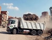 رفع 1300 طن مخلفات مبانى من منطقة الجمباز بالزقازيق لفتح وتوسعة الطريق