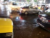 طقس الإسكندرية الآن.. هطول أمطار متوسطة على طريق محور المحمودية