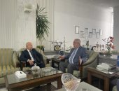 رئيس مصر للطيران يبحث مع أمين "الأكو" دور صناعة الطيران فى التنمية المستدامة