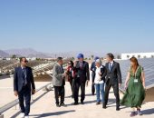 فريق من وزارة البيئة والاتحاد الأوروبى يتفقدون محطة الطاقة الشمسية لمركز القمة