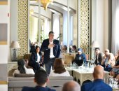 وزير السياحة والآثار يلتقى أعضاء فريق الوزارة المُشارك في متابعة استضافة COP27 