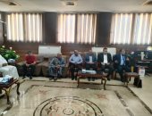 محافظ شمال سيناء يلتقى الصيادين بالعريش لبحث مطالبهم 