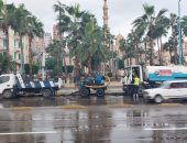 بداية نوة "المكنسة" على الإسكندرية.. أقوى نوات الخريف.. هطول الأمطار الخفيفة والمتوسطة على غرب ووسط وشرق.. الأحياء تكثف أعمال النزح ورفع المخلفات.. الصرف الصحى تنشر سياراتها.. والمحافظ: رفع حالة الطورائ.. صور