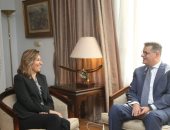 وزيرة الثقافة تلتقى طارق رضوان لبحث إنشاء وحدة حقوق الإنسان بالوزارة