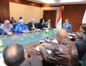 محافظ سوهاج يعقد اجتماعا لبحث الموقف التنفيذى لعدد من المشروعات الخدمية