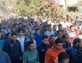 تشييع جنازة أستاذ جامعي توفي وهو يصلي المغرب بمسقط رأسه في الغربية
