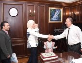 محافظ الإسكندرية: نراعي البعد الإنساني عند بحث شكاوى المواطنين  ونعيد فحصها 