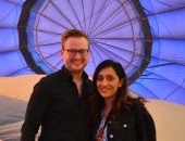 عروسان في السماء.. أسترالى يطلب الزواج من هندية أثناء رحلة بالون في الأقصر