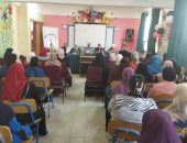 تعليم الكبار بسوهاج تعقد ندوة لرفع الوعى بالقضايا السكانية بمركز المنشاة