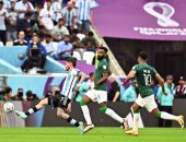 كأس العالم 2022.. الأرجنتين تتقدم على السعودية بهدف ميسي والحكم يلغى هدفين في أول 30 دقيقة