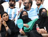 الجنس الناعم يزين مدرجات ستاد لوسيل في مباراة السعودية والأرجنتين