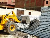 إزالة تعديات على مساحة 3530 مترا مربعا فى أسوان.. صور