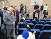 محافظ بورسعيد لطلاب الجامعة التكنولوجية: "تعليمك وشغلك هنا".. صور