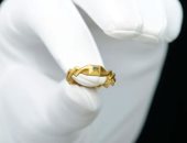 مستكشف بريطانى يعثر على خاتم زفاف نادر من العصور الوسطى.. اعرف سعره المتوقع