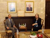 سفير مصر لدى فلسطين يبحث مع وزيرة السياحة الفلسطينية آفاق التعاون الثنائى