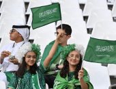 مدرجات ملعب المدينة التعليمية تتزين باللون الأخضر لدعم السعودية أمام بولندا.. صور