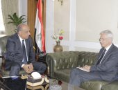 وزير قطاع الأعمال يبحث مع سفير فرنسا بالقاهرة تعزيز التعاون الاقتصادى والاستثمارى