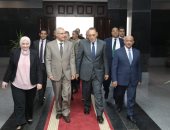 محافظ الشرقية ورئيس جامعة الزقازيق يناقشان الخطة الاستراتيجية الشاملة للجامعة