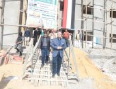 محافظ بنى سويف يتفقد قرى حياة كريمة بمركز ناصر 