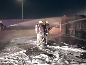 إخماد حريق كبير فى جدة ناجم عن انقلاب شاحنة وقود