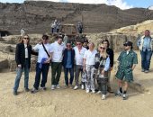 مسئولو دار الأزياء الفرنسية ديور وعدد من المؤثرين العالميين في منطقة آثار سقارة