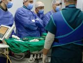 فريق طبى يجرى جراحة متقدمة لمريضة بمستشفى كفر الشيخ العام