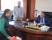 160 مواطنا يعرضون مطالبهم خلال اللقاء الجماهيرى بمحافظ سوهاج