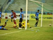 بيرسى تاو يحرز هدف تقدم الأهلى على المحلة من "لمسة واحدة".. فيديو