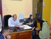 محافظ أسوان يستجيب لمطالب المواطنين فى اللقاء الجماهيرى الأسبوعى 