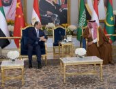 الرئيس السيسى يصل الرياض للمشاركة فى القمة العربية الصينية الأولى