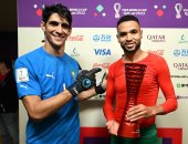 المغرب ضد البرتغال.. بونو يتوج بجائزة أفضل لاعب فى المباراة ويهديها للنصيرى