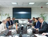 وزيرة البيئة ومحافظ الفيوم يترأسان لجنة مشروعات إعادة التوزان البيئى لبحيرة قارون