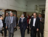 رئيس جامعة الزقازيق يرأس مجلس كلية الصيدلة ويتفقد سير العملية التعليمية