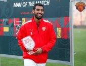 أحمد ياسر ريان يحصد جائزة أفضل لاعب فى مباراة سيراميكا والحرس