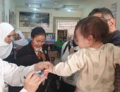 حملة التطعيم ضد مرض شلل الأطفال تصل المناطق النائية بالإسكندرية.. صور