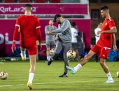 الركراكي يستعرض مهاراته فى التدريب الأخير للمغرب قبل مواجهة فرنسا.. صور