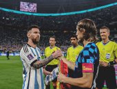 الأرجنتين ضد كرواتيا.. تحية خاصة بين ميسي ومودريتش في المباراة