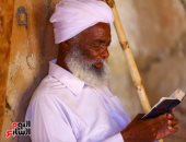 الجد "بركة" أكبر معمر في الجارة السيوية.. عمل بدون أجر لمدة 24 عامًا "فيديو"