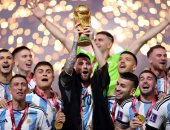 ميسي يحصد جائزة الكرة الذهبية كأفضل لاعب فى بطولة كأس العالم 2022